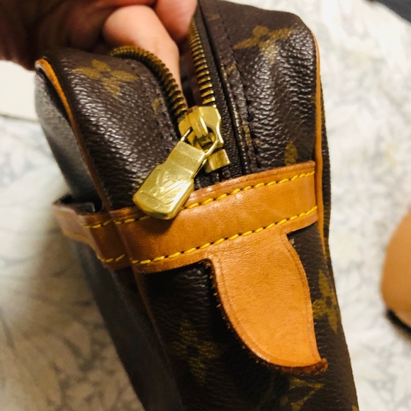 Louis Vuitton clutch and pouch bag. - Picture 2 of 8